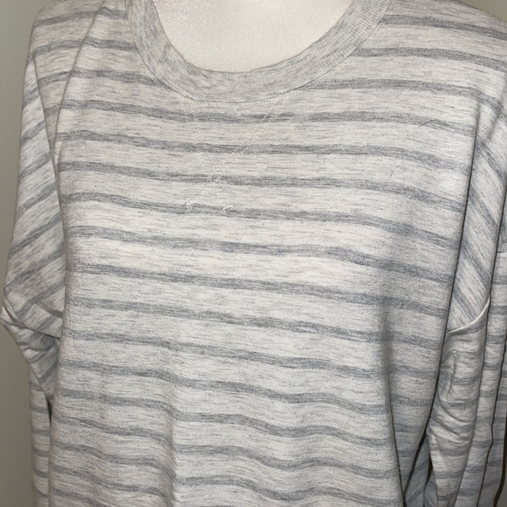 Striped pullover - Picture 2 of 4